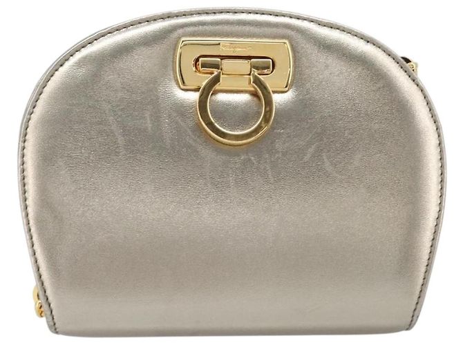 Borsa a tracolla Salvatore Ferragamo Gancini Chain in pelle oro Auth hk4135A D'oro - vista 13