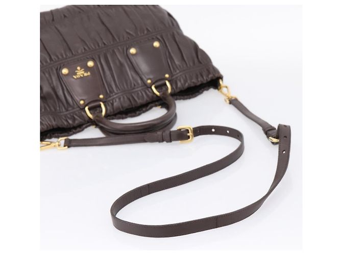 Borsa a mano raccolta PRADA in pelle 2way Dark Brown Gold Auth BA16047A D'oro Marrone scuro - vista 9