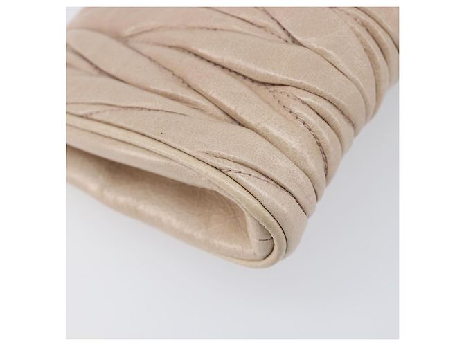 Pouch Miu Miu Matelassé in pelle Beige Gold Auth 205354V D'oro - vista 16