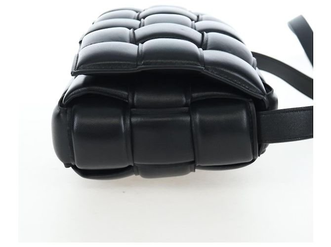 Bottega Veneta Bolsa Cassette Acolchoada MAXI INTRECCIATO Couro Preto Auth BA16053V - vista 4
