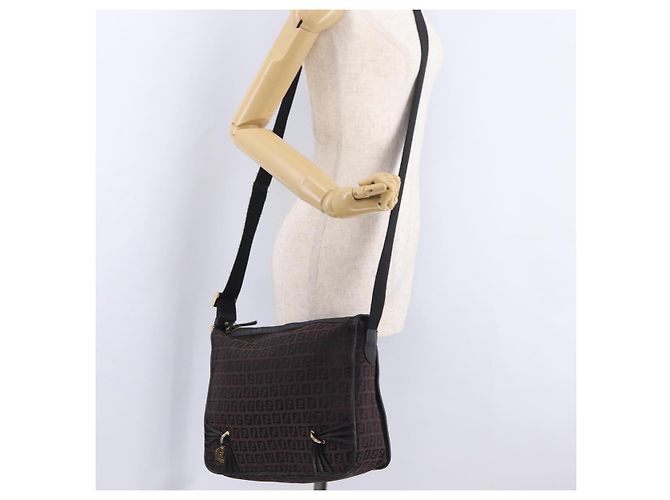 Borsa a tracolla FENDI Zucchino Canvas Marrone Scuro Gold Auth 206775A D'oro - vista 23