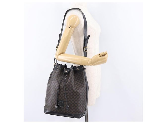 Céline Bolsa de Ombro CELINE Macadam Canvas PVC Leather Black Gold Auth 206055 Preto Dourado - vista 25