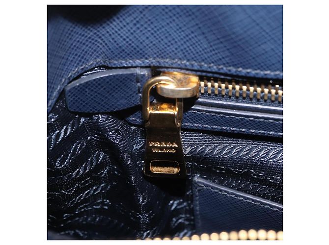Saffiano Sac à main PRADA cuir Safiano Navy Gold Auth 202507A Doré Bleu Marine - vue 29
