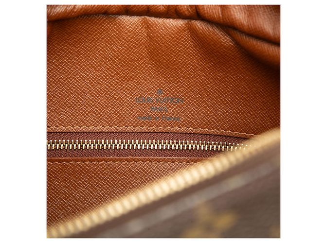 Bolso de hombro Louis Vuitton Monogram Boulogne 30 Marrón Castaño - vista 5