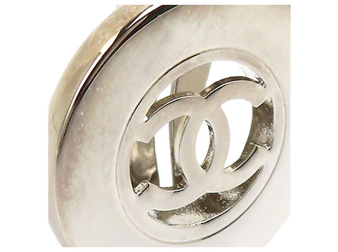 Silberne Chanel CC runde Clip-On-Ohrringe aus Messing - Ansicht 13