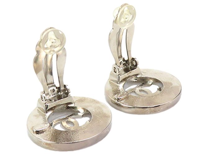 Silberne Chanel CC runde Clip-On-Ohrringe aus Messing - Ansicht 3