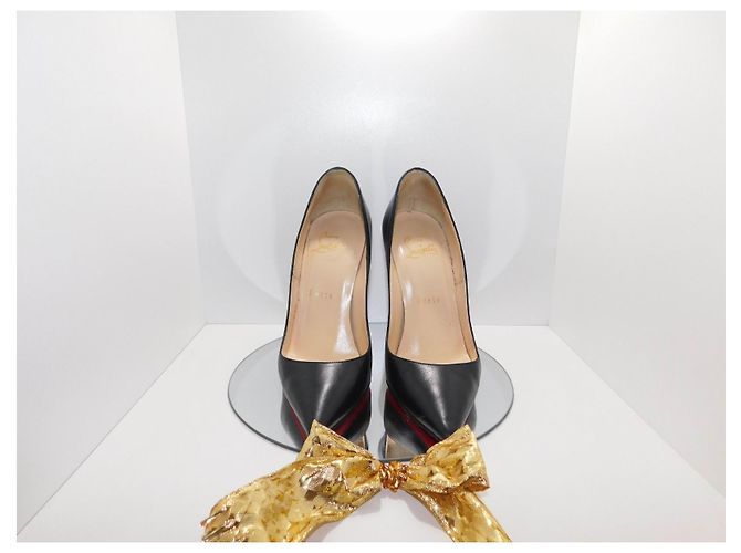 Christian Louboutin So Kate Pumps Nero - vista 3