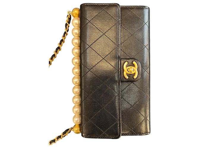 Clutch Chanel Chic Pearls 2019 de piel de cabra acolchada con cadena - vista 2