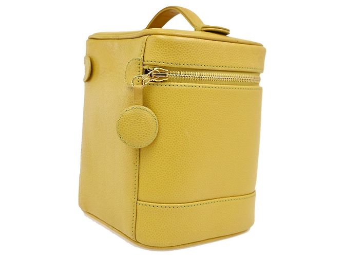 Beauty case Chanel Vintage Timeless Caviar Tall Giallo - vista 4