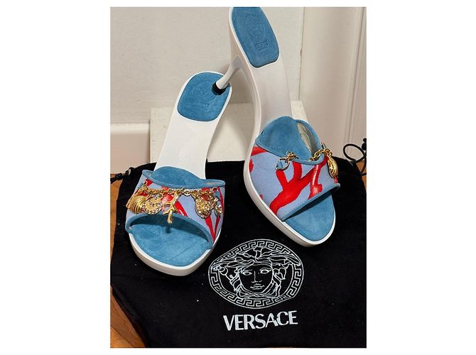 Sandali Versace in camoscio con Charms Marini Bianco Rosso Blu D'oro - vista 12