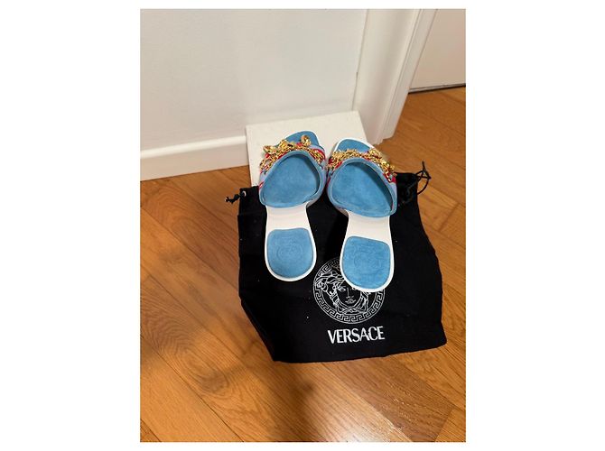 Sandali Versace in camoscio con Charms Marini Bianco Rosso Blu D'oro - vista 3