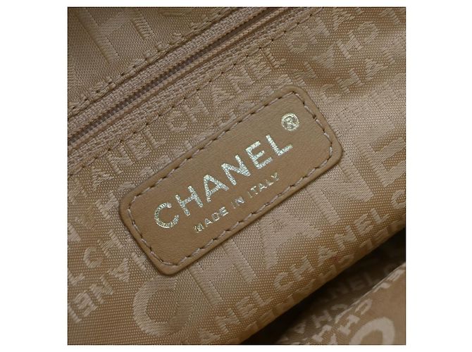 Chanel Vintage Handle CC Caviar Medium Beige - view 6