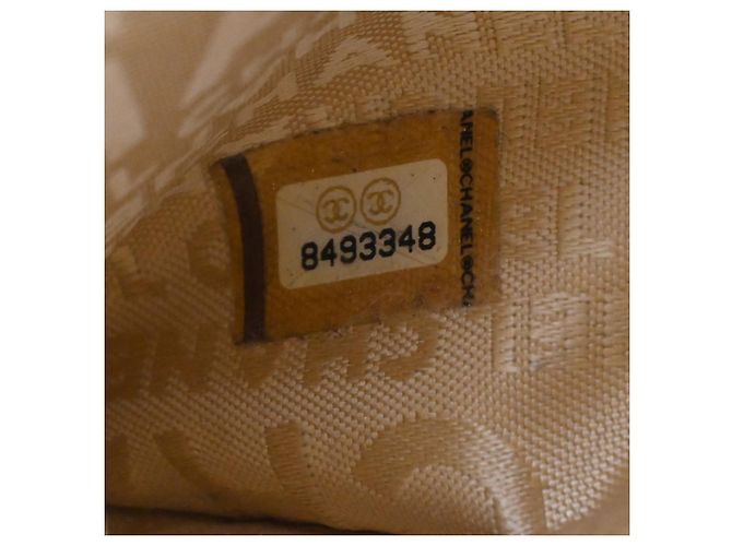 Chanel Vintage Handle CC Caviar Medium Beige - view 7