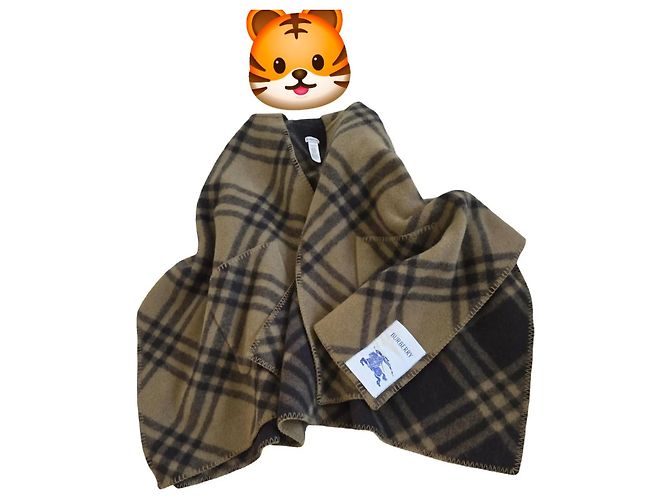 Capa Burberry Check em lã Preto Caqui - vista 5