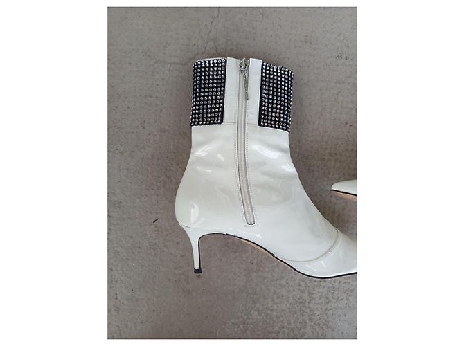 Botines Christopher Kane de charol blanco con cristales Swarovski - vista 4