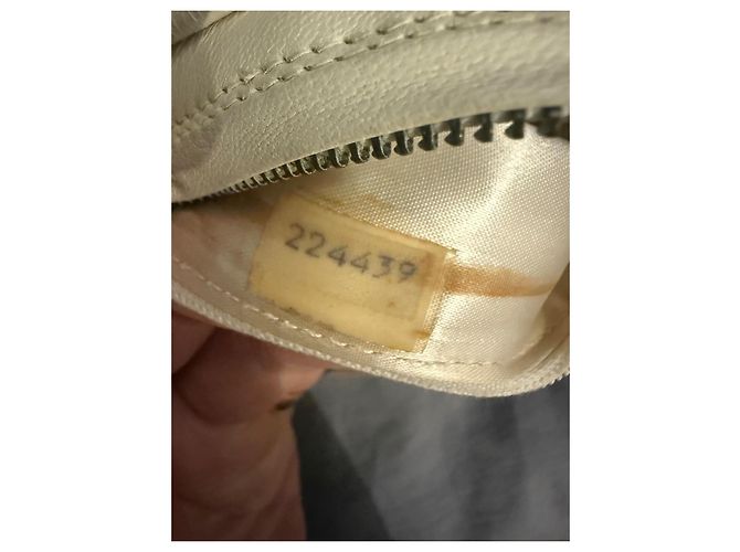 Chanel Bolso Camera Bag en Piel de Cordero Acolchada Beige - vista 11