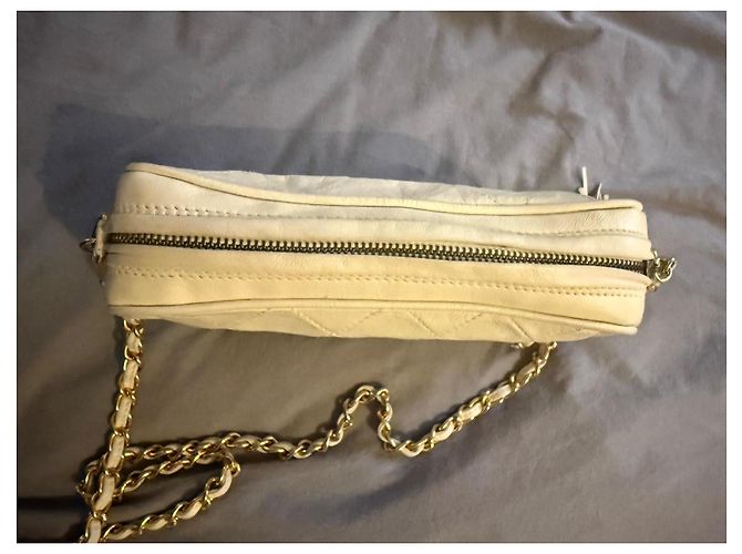 Chanel Bolso Camera Bag en Piel de Cordero Acolchada Beige - vista 12