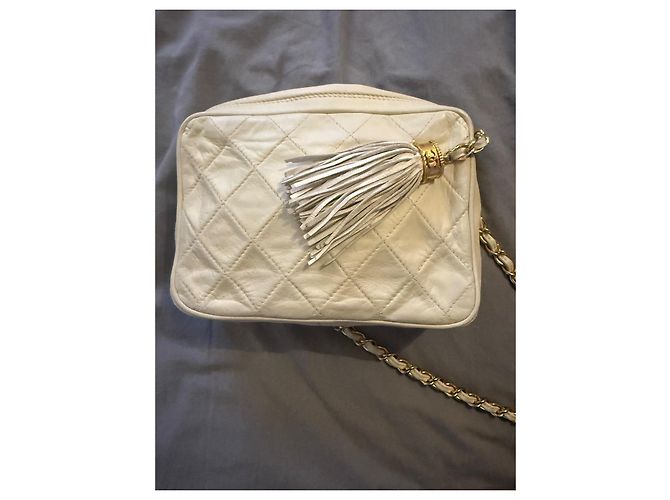 Chanel Bolso Camera Bag en Piel de Cordero Acolchada Beige - vista 7