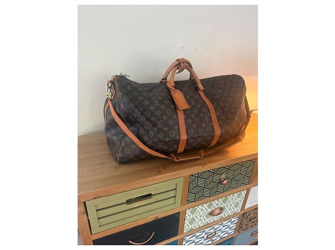 Louis Vuitton Keepall 60 Bandoulière Monogram Canvas Mala de Viagem Marrom Monograma - vista 2