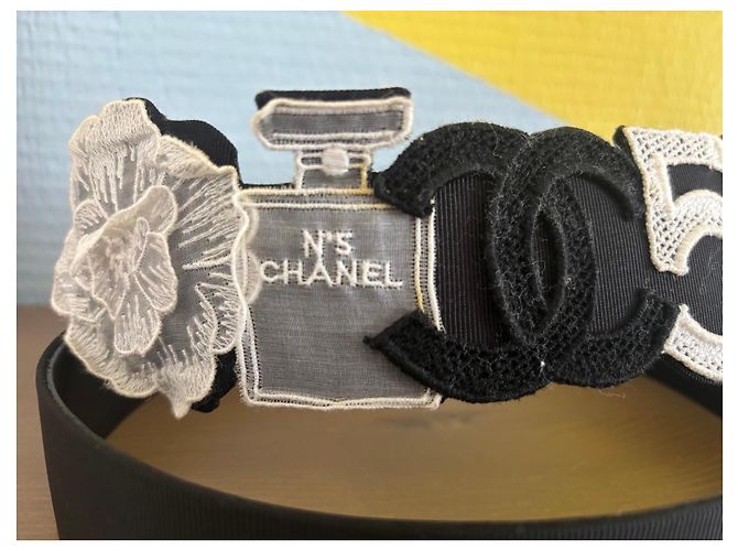 Chanel N°5 bestickter Gürtel Frühjahr-Sommer 2006 Schwarz Weiß - Ansicht 2