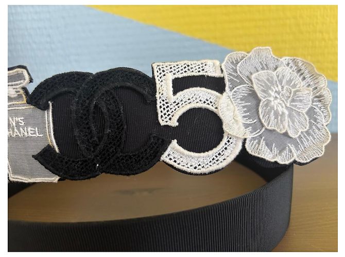 Chanel N°5 bestickter Gürtel Frühjahr-Sommer 2006 Schwarz Weiß - Ansicht 3