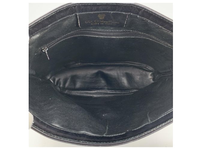 Gucci Sac à épaule Vintage en cuir noir avec motif GG entrelacé et sangle Web - vue 5