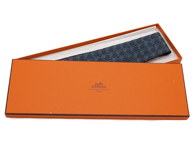 Cravate en soie Hermès bleu marine - vue 6