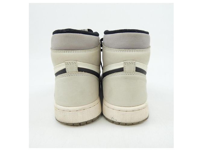 Autre Marque Baskets Nike Jordan Marron Blanc - vue 5