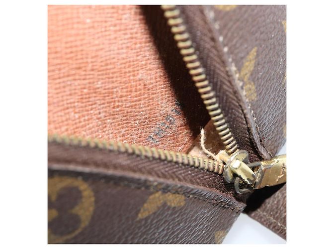 LOUIS VUITTON Monogram Trousse Demi Ronde Cosmetic Pouch M47520 LV - vista 12
