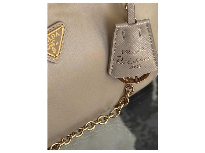 Bolso de hombro Prada Re-Edition 2005 de nylon Beige - vista 8