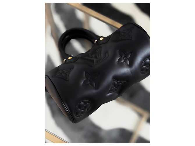 Louis Vuitton Papillon BB en cuir Bubblegram noir - vue 6