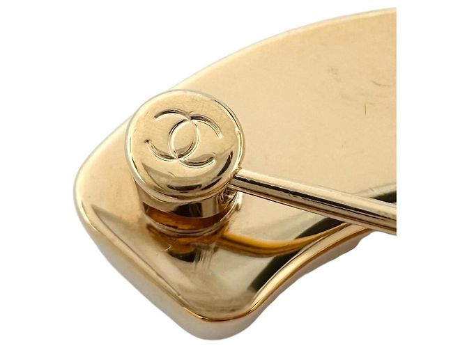 Broche Chanel B24B de resina chapada Coco Mark Negro Dorado - vista 7
