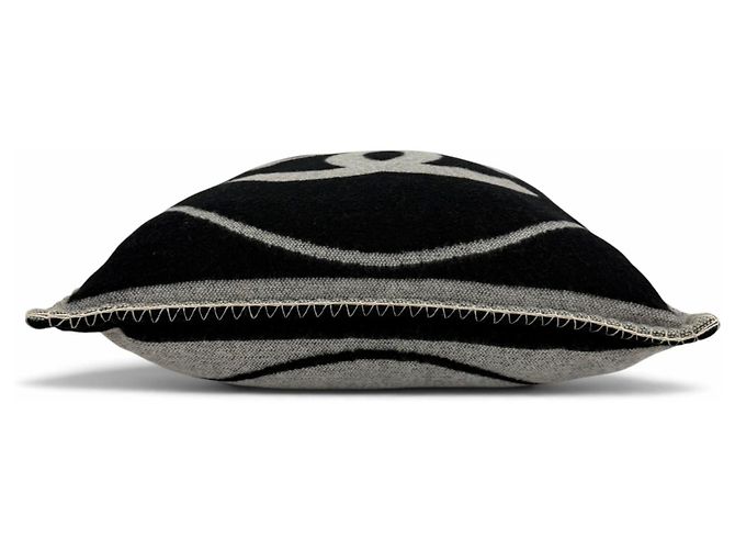 Almofada Chanel 18V em mistura de lã e cashmere Marrom Preto - vista 4
