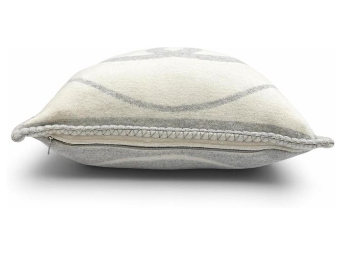Almofada CHANEL 18V em mistura de cashmere Marrom Fora de branco - vista 4