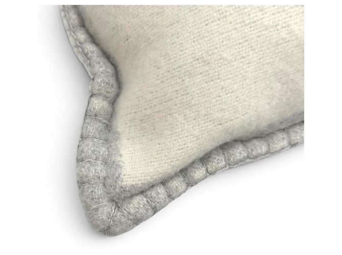 Almofada CHANEL 18V em mistura de cashmere Marrom Fora de branco - vista 5