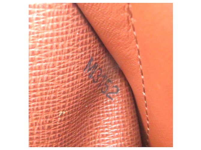 Cartera bi-fold Louis Vuitton Castaño - vista 9