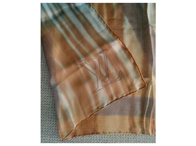 Foulard in seta Louis Vuitton Monogram Sfumato Marrone Blu Beige - vista 4