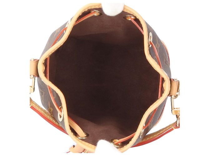 Bolsa de Ombro Louis Vuitton Nano Noe Monogram Marrom Multicor Monograma - vista 6