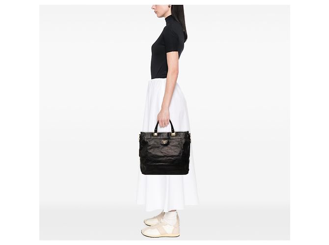 Prada offener convertible Tote aus schwarzem Glanzleder - Ansicht 6