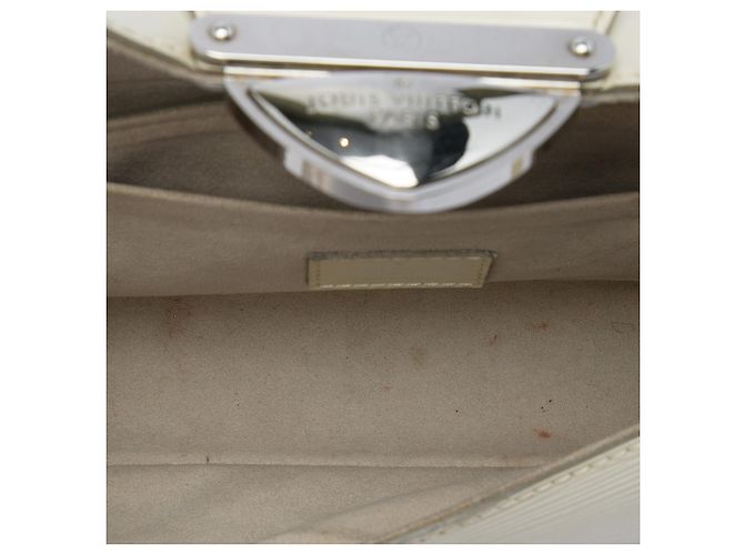 Louis Vuitton White Epi Pochette Montaigne Bianco - vista 4