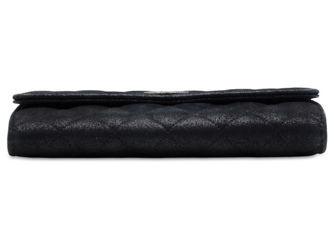 Chanel Portafoglio Wallet On Chain in camoscio metallizzato matelassé CC nero - vista 3