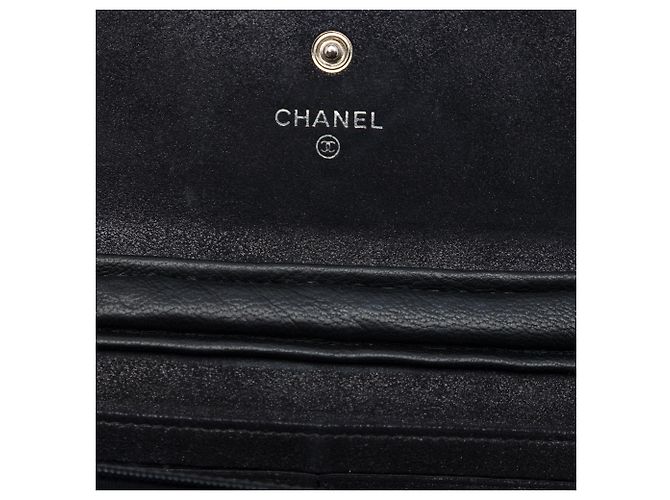 Chanel Portafoglio Wallet On Chain in camoscio metallizzato matelassé CC nero - vista 5