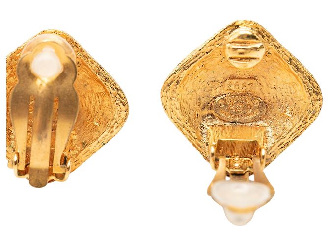 Orecchini a clip Chanel Gold CC placcati oro a forma di rombo D'oro - vista 3