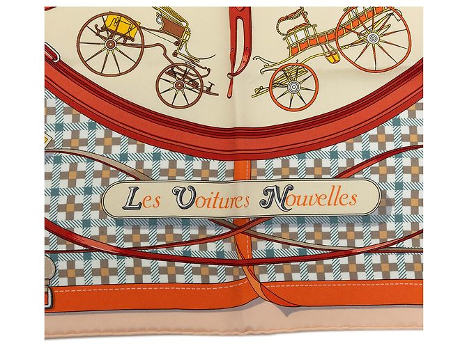 Foulard di seta Hermès Beige Les Voitures Nouvelles 65 - vista 3