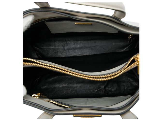 Prada White Saffiano Soft Triple Pocket Tote Branco - vista 4