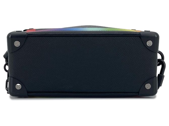 Louis Vuitton Black Taiga Rainbow Soft Trunk Noir - vue 3