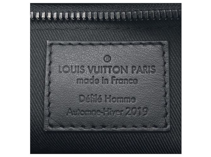 Louis Vuitton Black Taiga Rainbow Soft Trunk Noir - vue 6