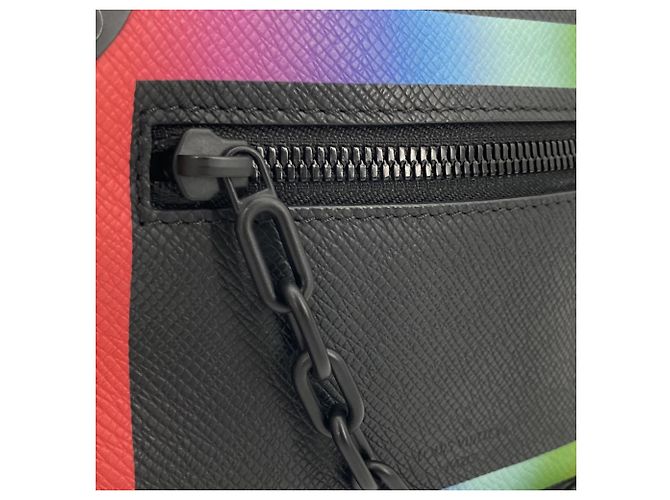 Louis Vuitton Black Taiga Rainbow Soft Trunk Noir - vue 9