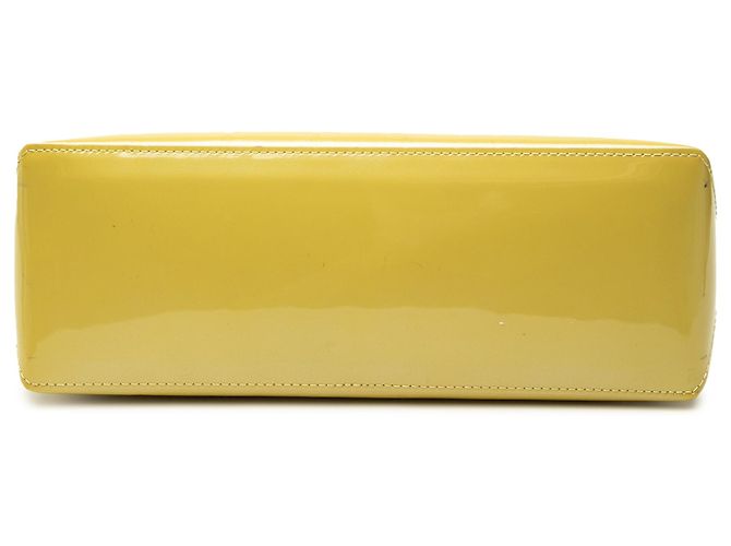 Louis Vuitton Yellow Monogram Vernis Wilshire PM Amarelo - vista 3