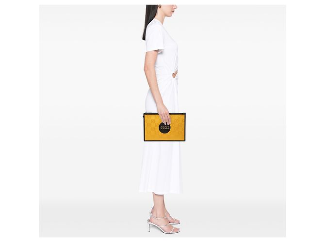 Clutch Gucci Yellow GG Nylon Off The Grid - vista 7